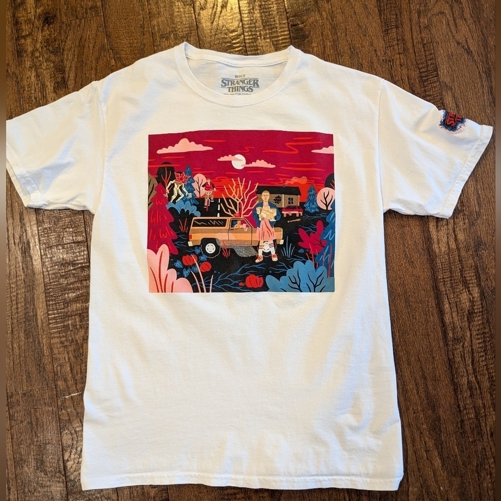 Stranger Things white tee with abstract Graphic unisex Size Medium